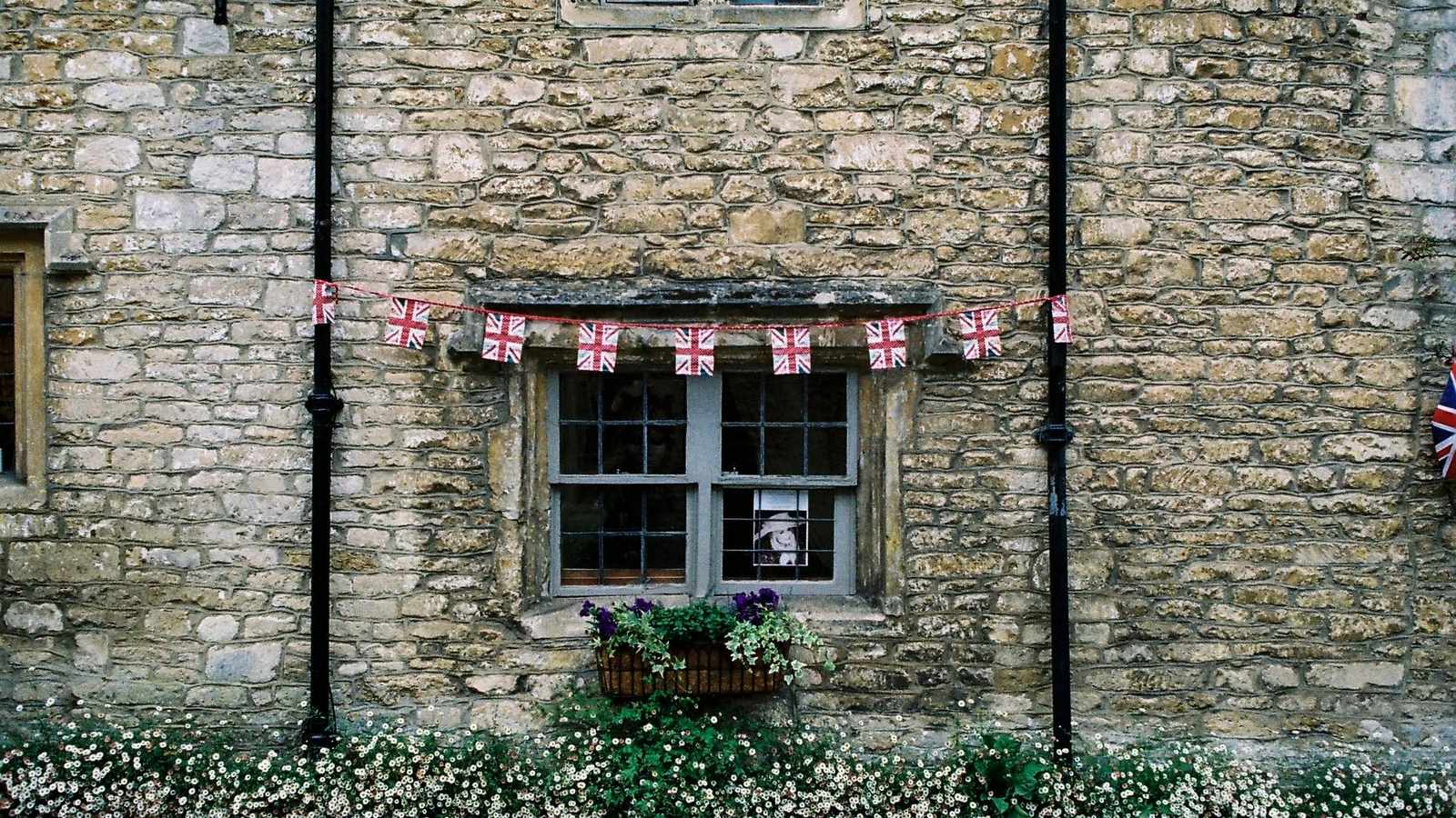 Example property — Modern flat, London